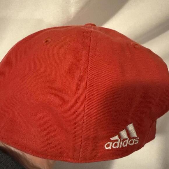 Vintage Manchester United hat. Red. Adidas. Adjustable. Pre-owned. - Picture 3 of 10